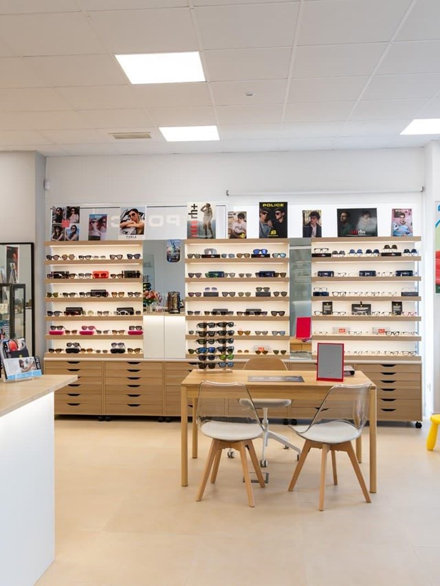 Centro óptico en Nigrán