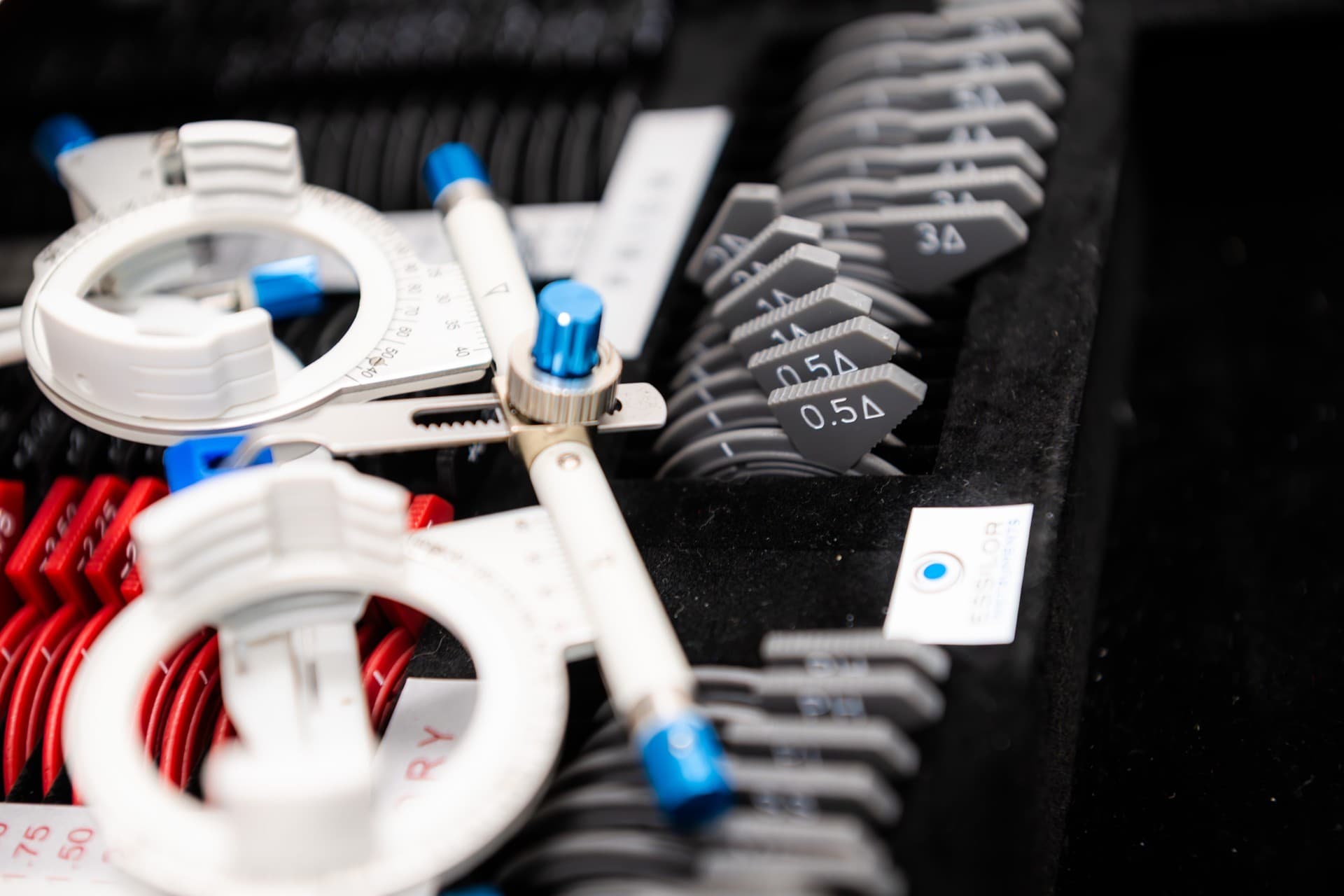 ¿Necesitas un servicio óptico de máxima calidad en Nigrán?