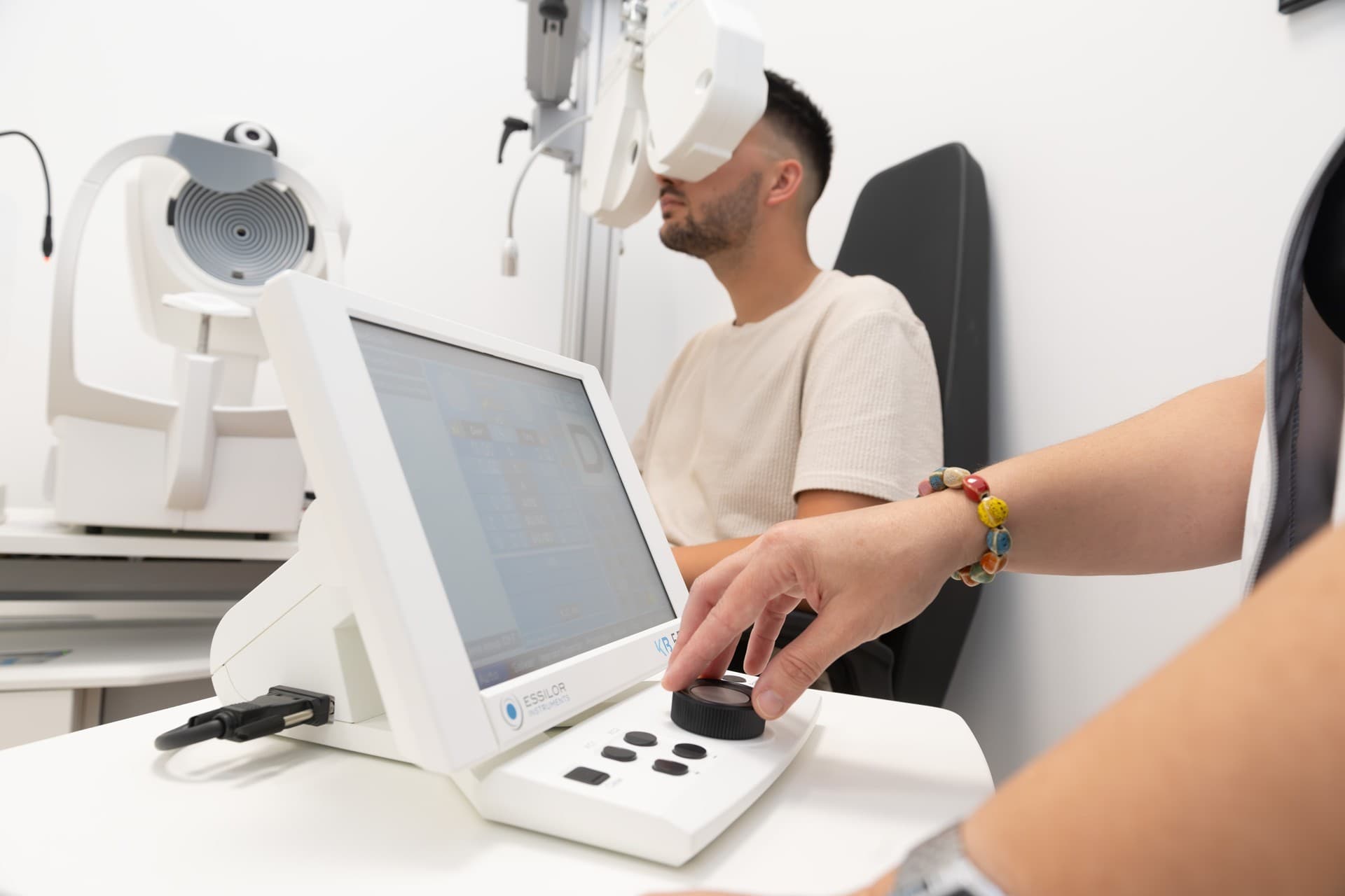 ¿Necesitas un servicio óptico de máxima calidad en Nigrán?