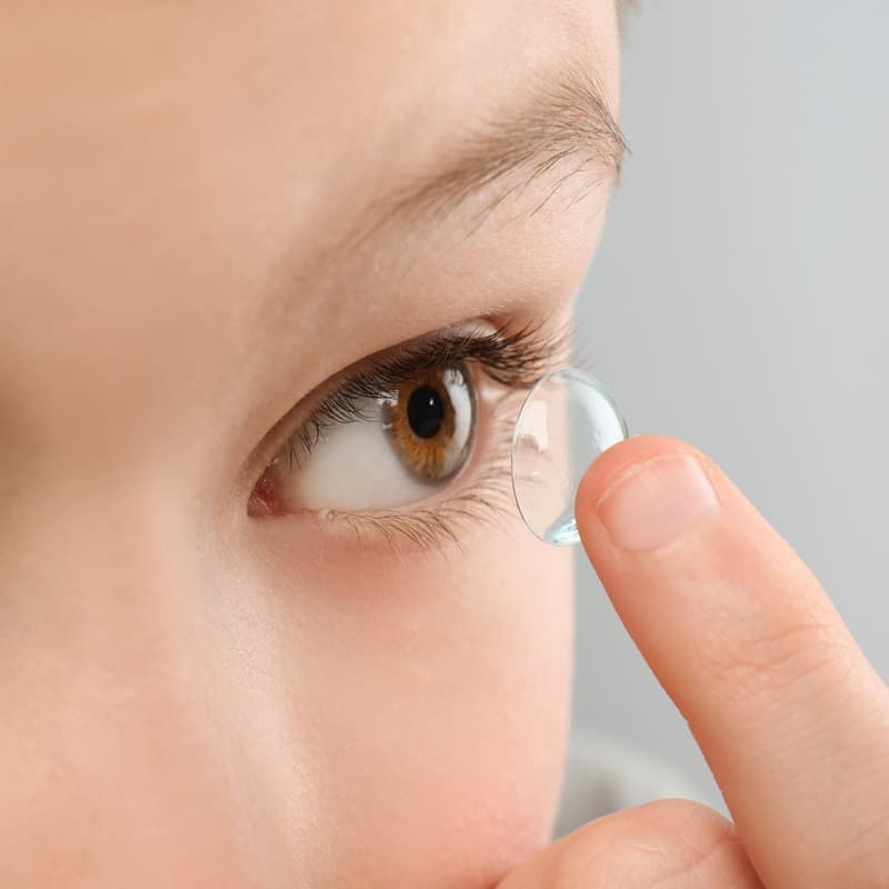 Adaptación pediátrica de lentillas